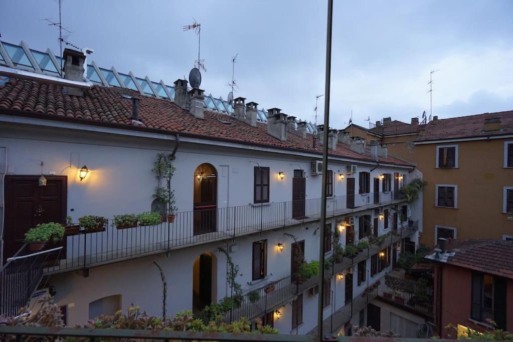 Central Guesthouse Cir 015146-Cni-01484 Милано Екстериор снимка