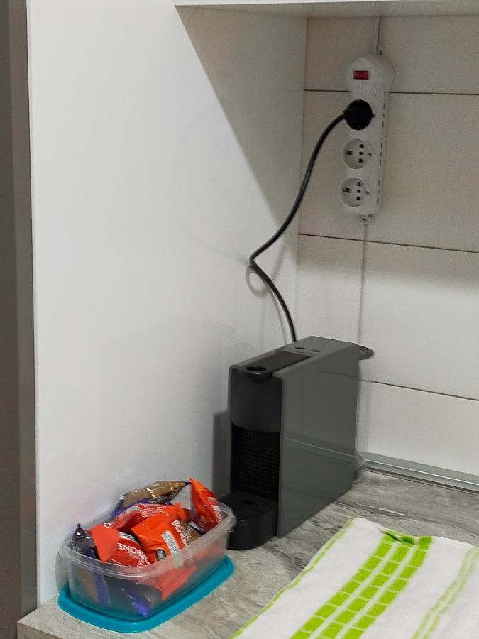 Central Guesthouse Cir 015146-Cni-01484 Милано Екстериор снимка